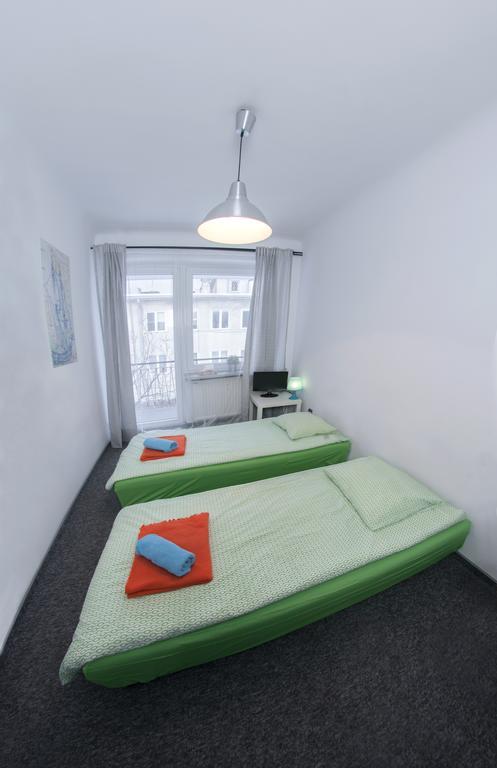 Wierzbno Hostel Varsovie Extérieur photo