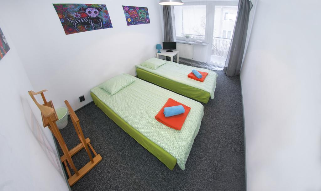 Wierzbno Hostel Varsovie Extérieur photo