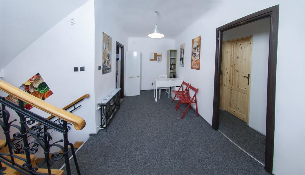 Wierzbno Hostel Varsovie Extérieur photo