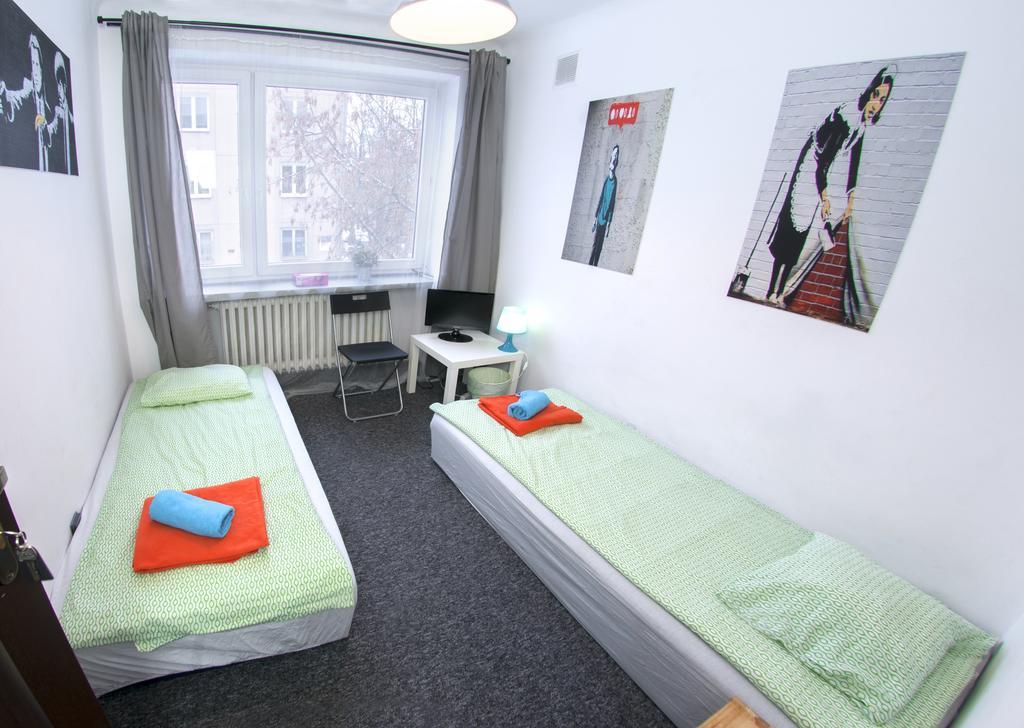 Wierzbno Hostel Varsovie Extérieur photo