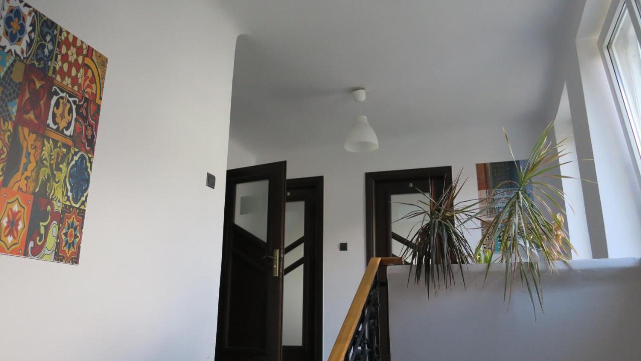 Wierzbno Hostel Varsovie Extérieur photo